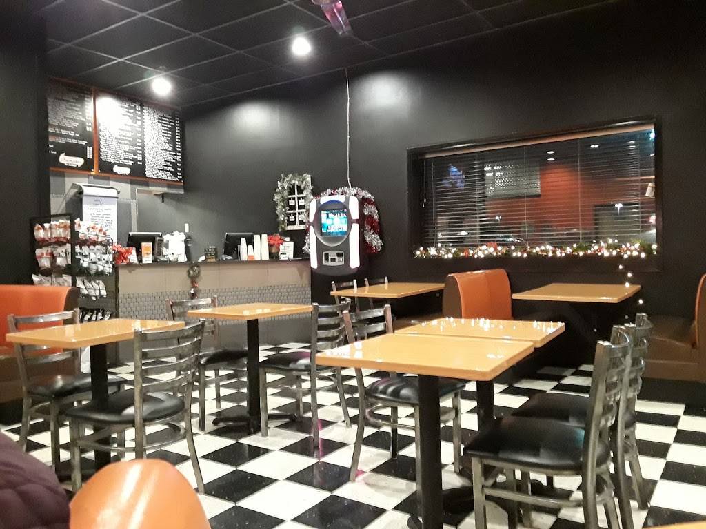 The Grille | meal takeaway | 241 W Roseville Rd, Lancaster, PA 17601, USA | 7179456776 OR +1 717-945-6776