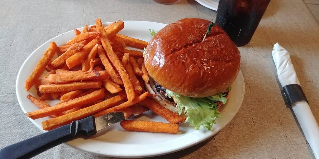 Live Oak Grill | restaurant | 10444 Hempstead Rd, Houston, TX 77092, USA | 7136869625 OR +1 713-686-9625