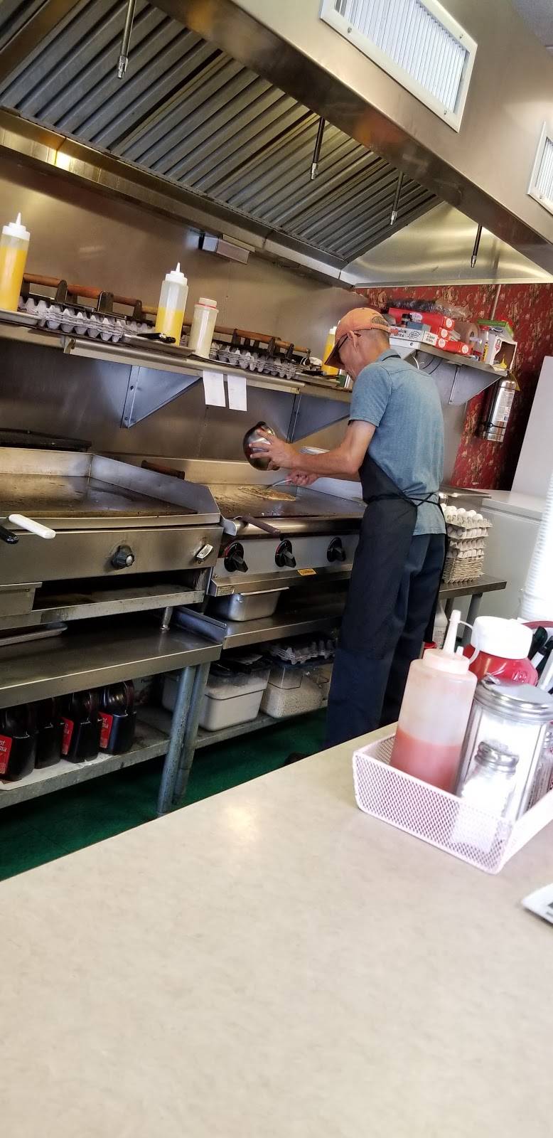 52nd Skyline | meal takeaway | 47 S 52nd St, Philadelphia, PA 19139, USA | 2157485485 OR +1 215-748-5485