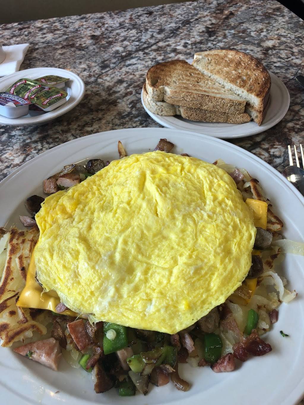 Auburn Country Oven Inc | restaurant | 2101 Auburn Rd, Shelby Charter Twp, MI 48317, USA | 5868031020 OR +1 586-803-1020