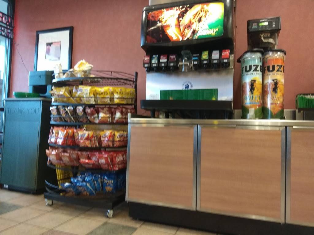 Subway Restaurants | restaurant | 7327 Kingston Pike, Knoxville, TN 37919, USA | 8655843894 OR +1 865-584-3894