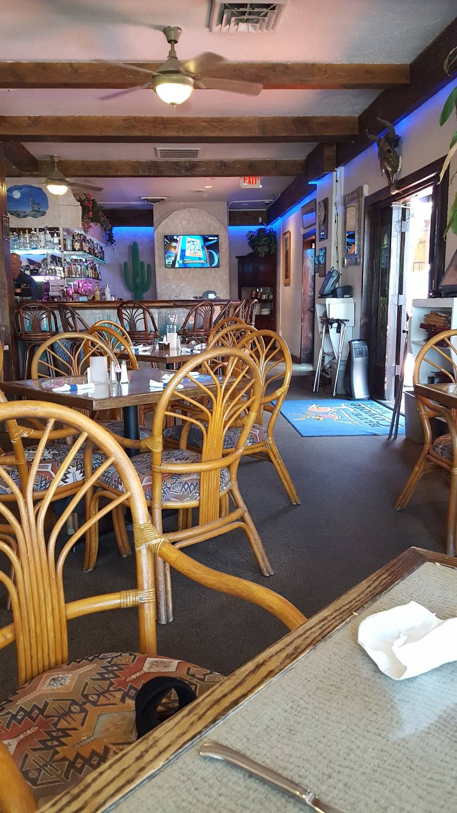 Blue Coyote Grill | restaurant | 445 N Palm Canyon Dr, Palm Springs, CA 92262, USA | 7603271196 OR +1 760-327-1196