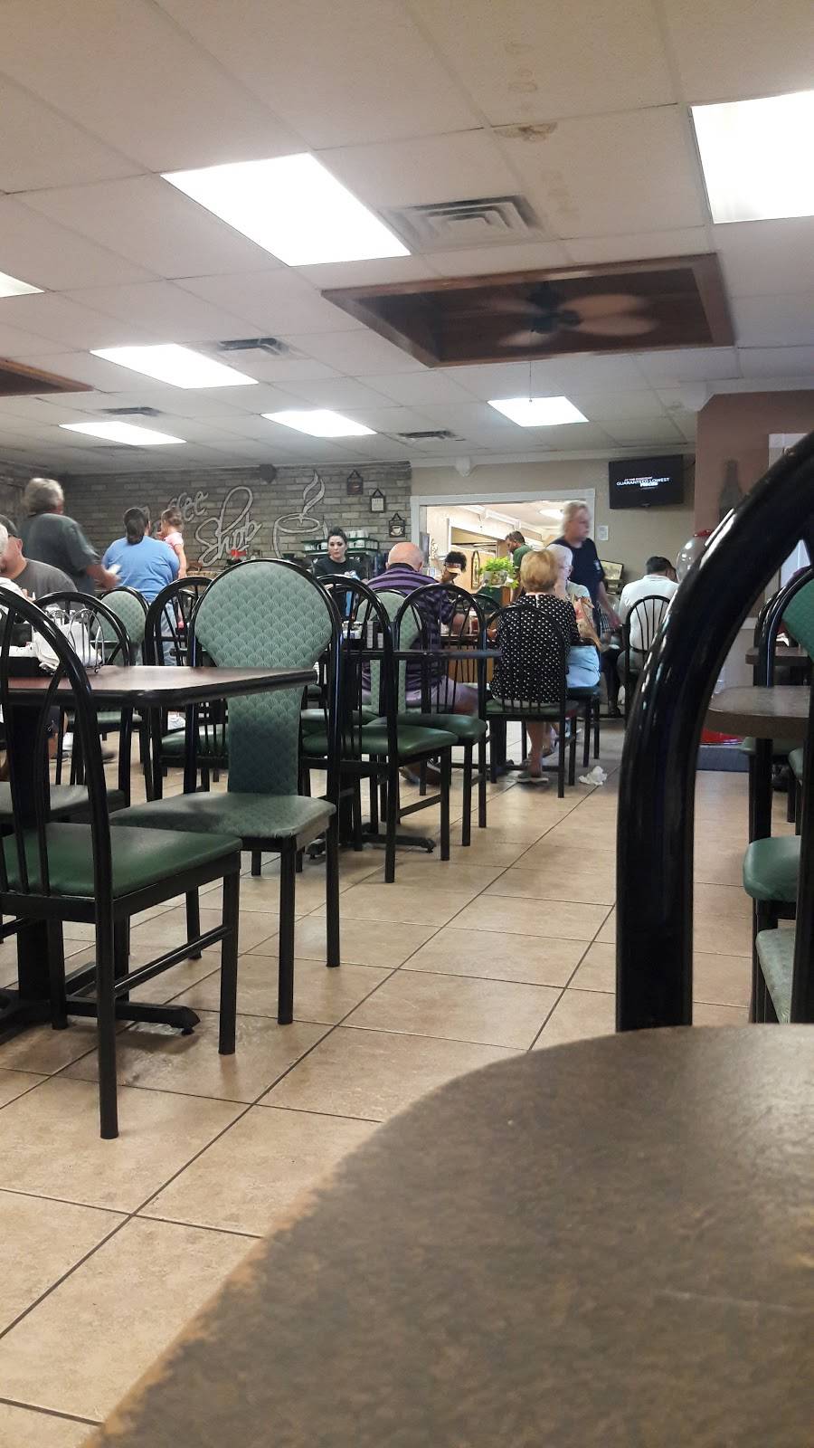 Eagle Lake Family Diner | restaurant | 185 5th St, Eagle Lake, FL 33839, USA | 8632944222 OR +1 863-294-4222