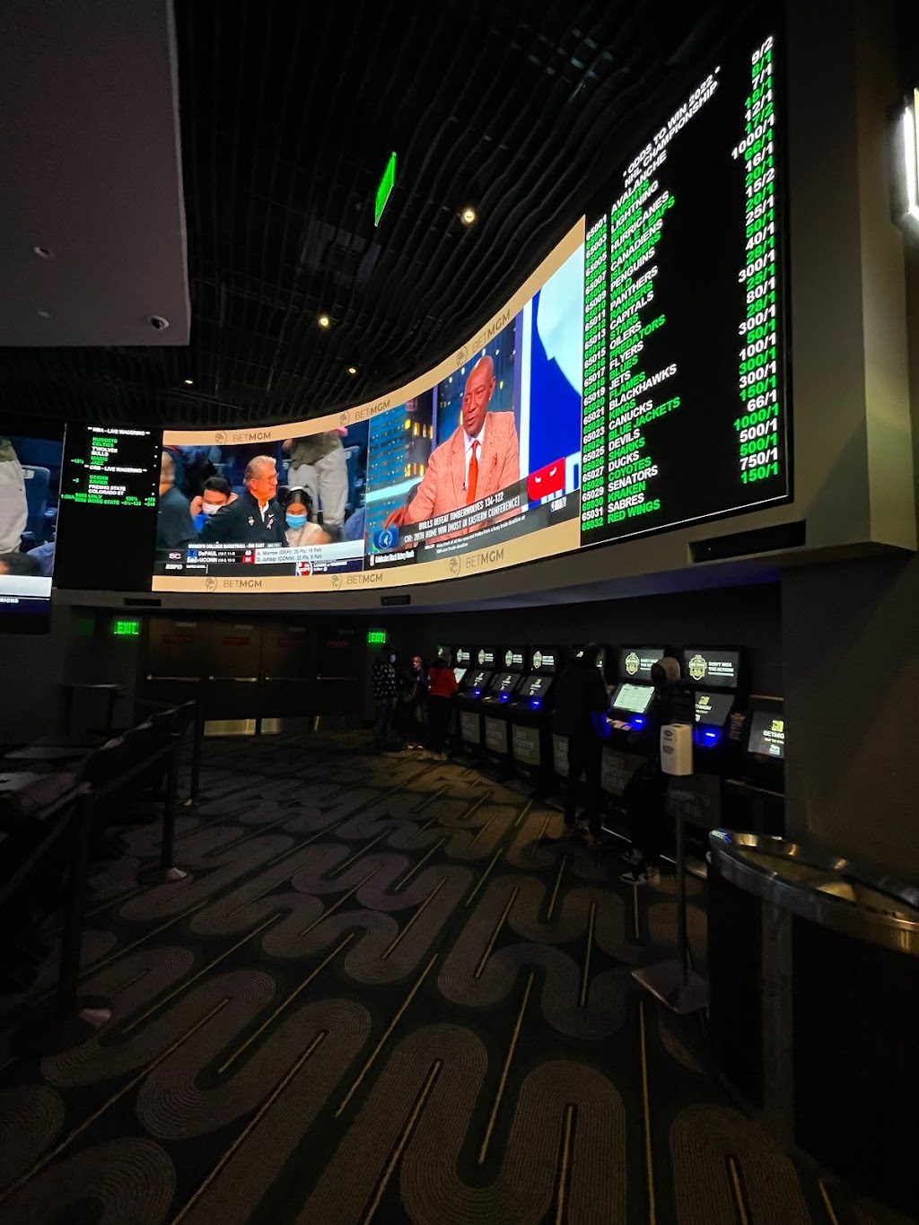 BetMGM Sportsbook & Lounge | restaurant | 101 MGM National Ave, Oxon Hill, MD 20745, USA | 8446466847 OR +1 844-646-6847