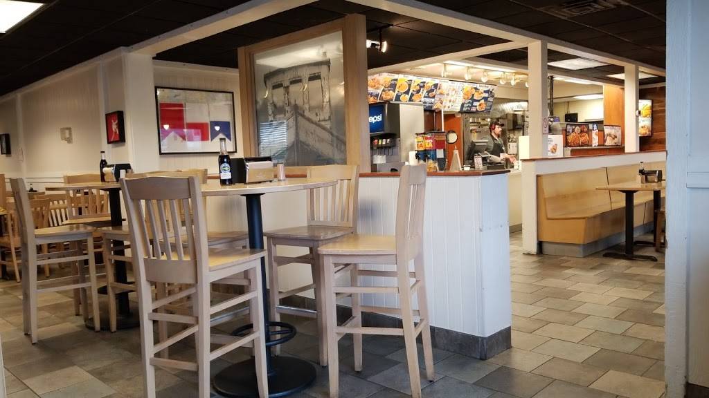 Long John Silvers | restaurant | 3485 S US Hwy 41, Terre Haute, IN 47802, USA | 8122357787 OR +1 812-235-7787