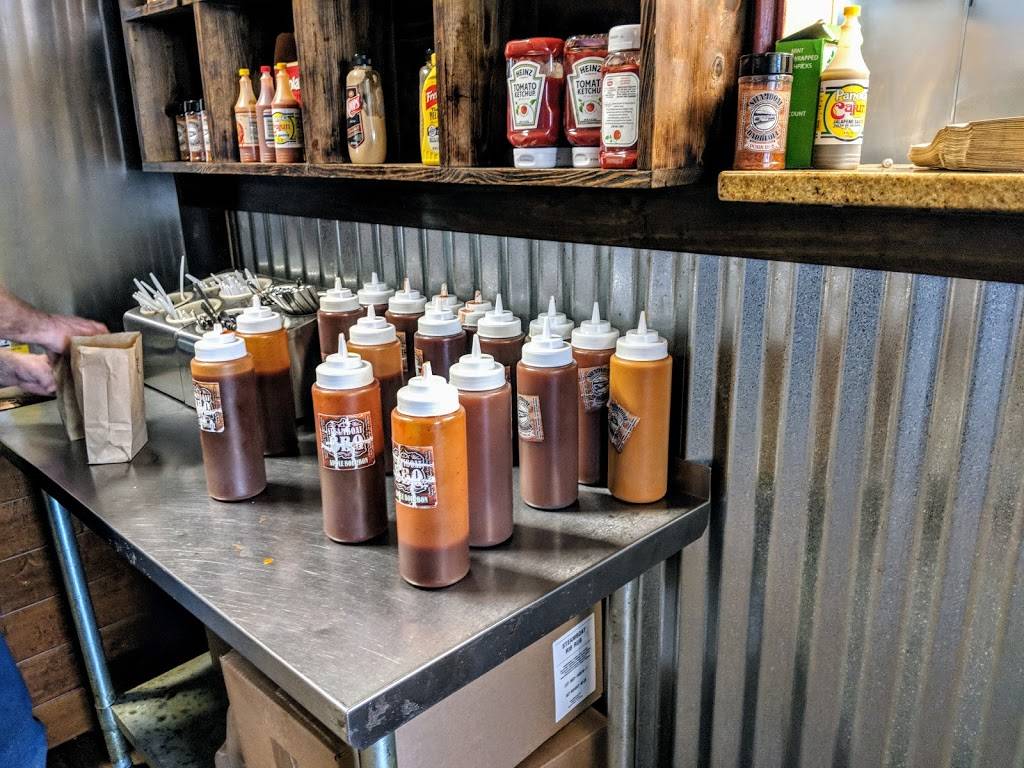 Steamboat BBQ | restaurant | 322 E Geneva Rd, Wheaton, IL 60187, USA | 6306656227 OR +1 630-665-6227