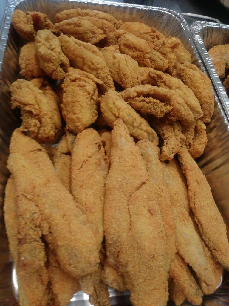 J&J Fish And Chicken | restaurant | 6814 S Stony Island Ave, Chicago, IL 60649, USA | 7736676617 OR +1 773-667-6617