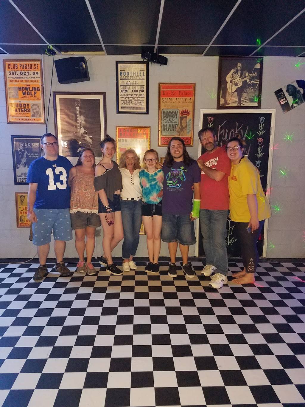 Flamingo’s Mexican Cantina | restaurant | 2305 Chapman Hwy, Sevierville, TN 37876, USA | 8652869705 OR +1 865-286-9705