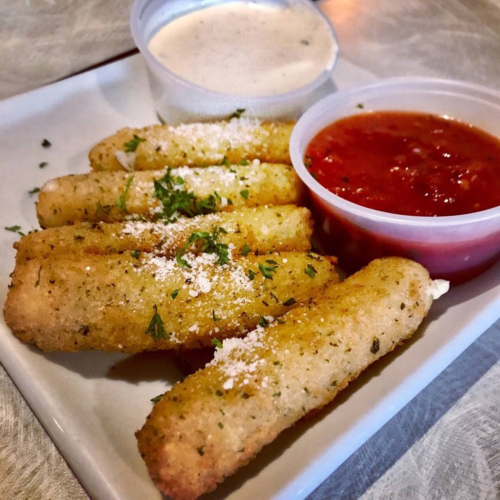 Ninos Pizzeria & Eatery | restaurant | 105 Long Springs Rd, Sevierville, TN 37876, USA | 8653654444 OR +1 865-365-4444