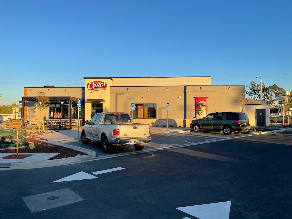 Raising Canes Chicken Fingers | meal takeaway | 840 N Main St, Corona, CA 92878, USA | 9514844932 OR +1 951-484-4932