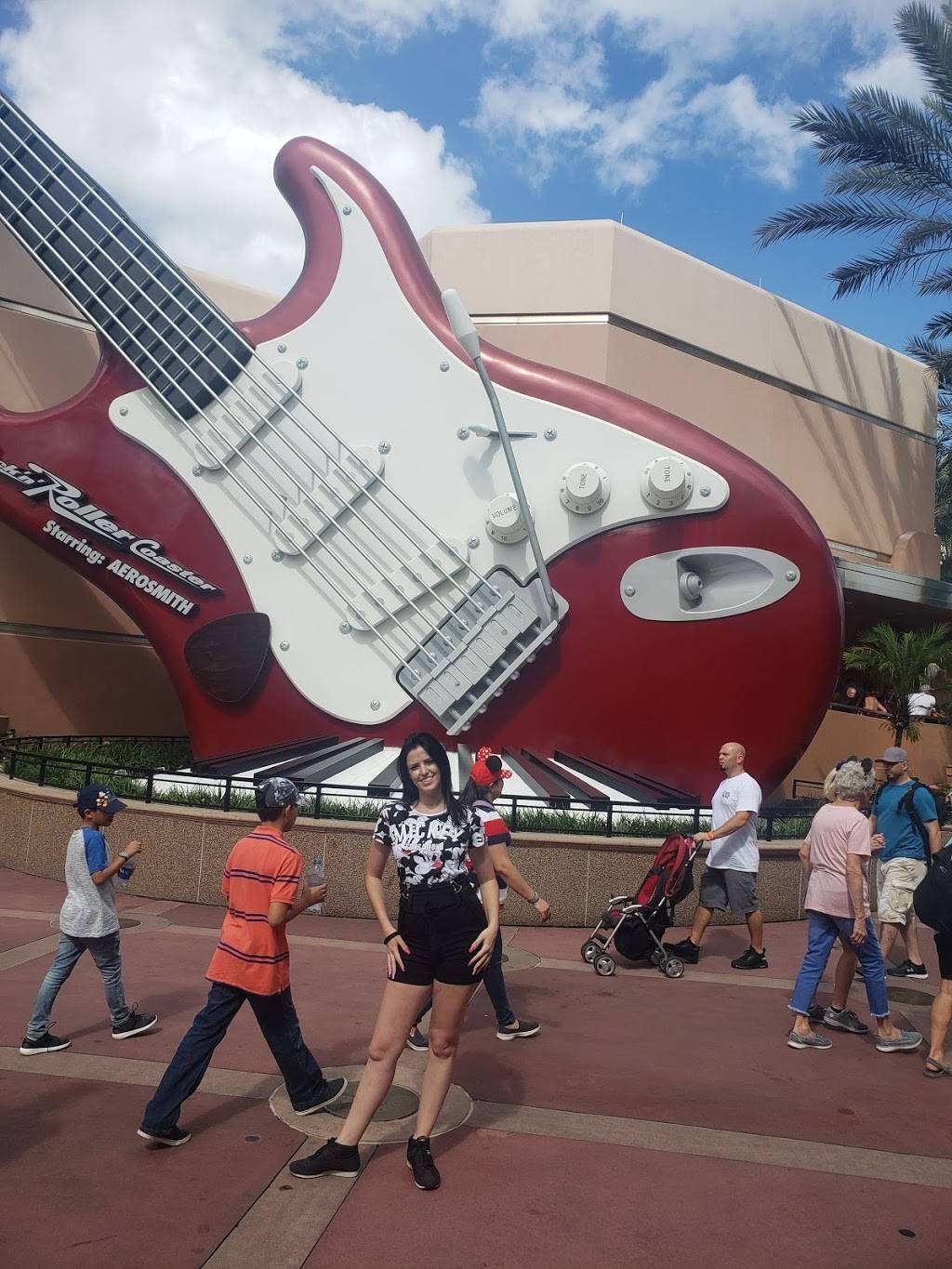 KRNR The Rock Station | restaurant | 351 S Studio Dr N, Lake Buena Vista, FL 32830, USA | 4079395277 OR +1 407-939-5277