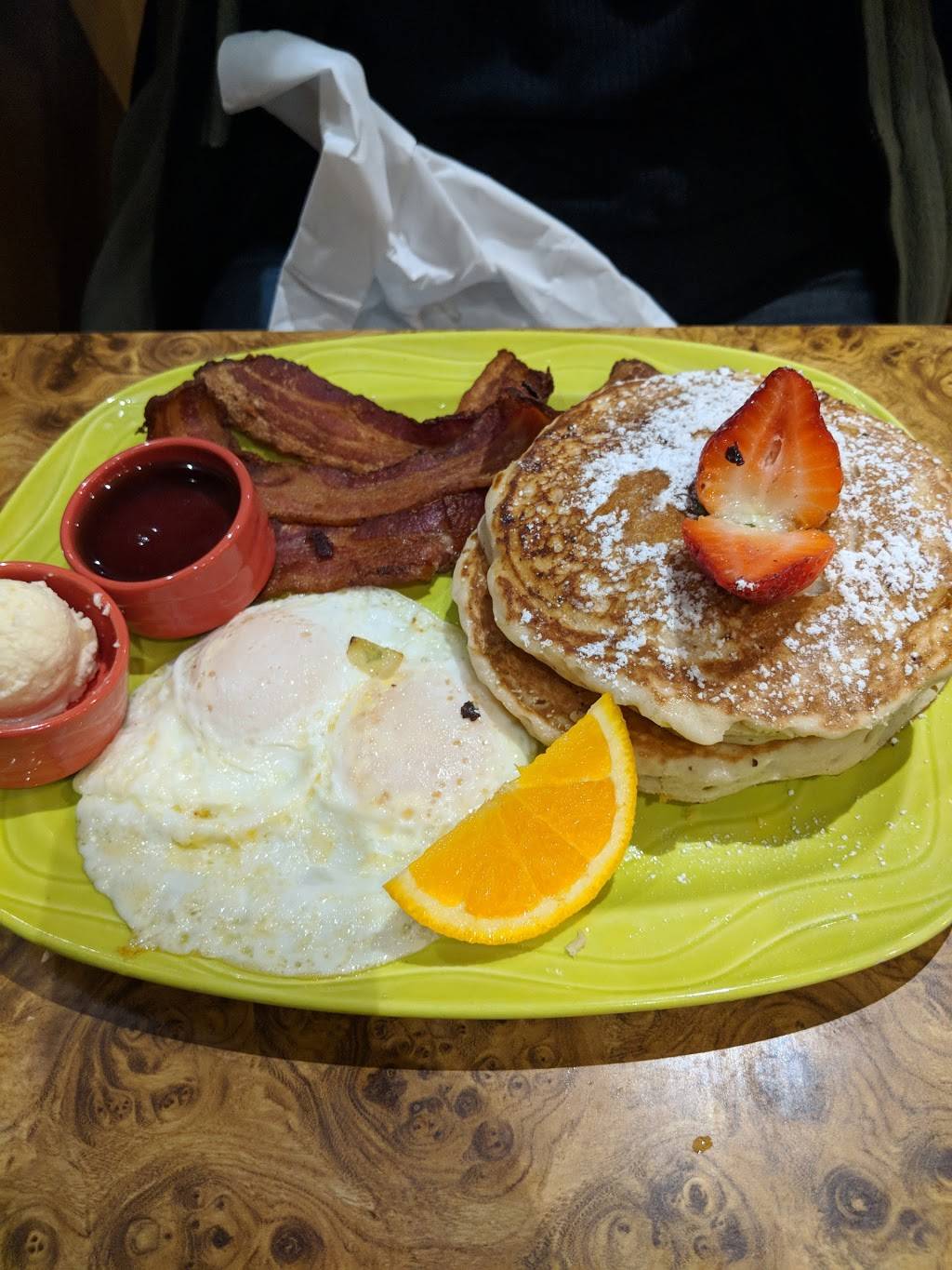 Lous Restaurant | restaurant | 15691 Los Gatos Blvd, Los Gatos, CA 95032, USA | 4083568383 OR +1 408-356-8383