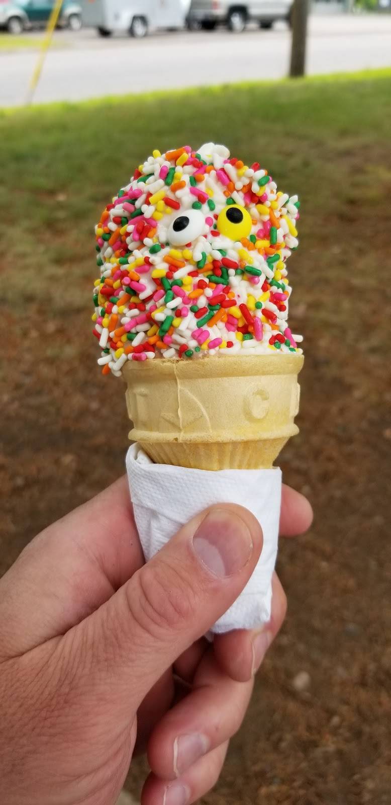 Hoggie Doggies | restaurant | 8803 WI-47, Woodruff, WI 54568, USA | 7153565938 OR +1 715-356-5938