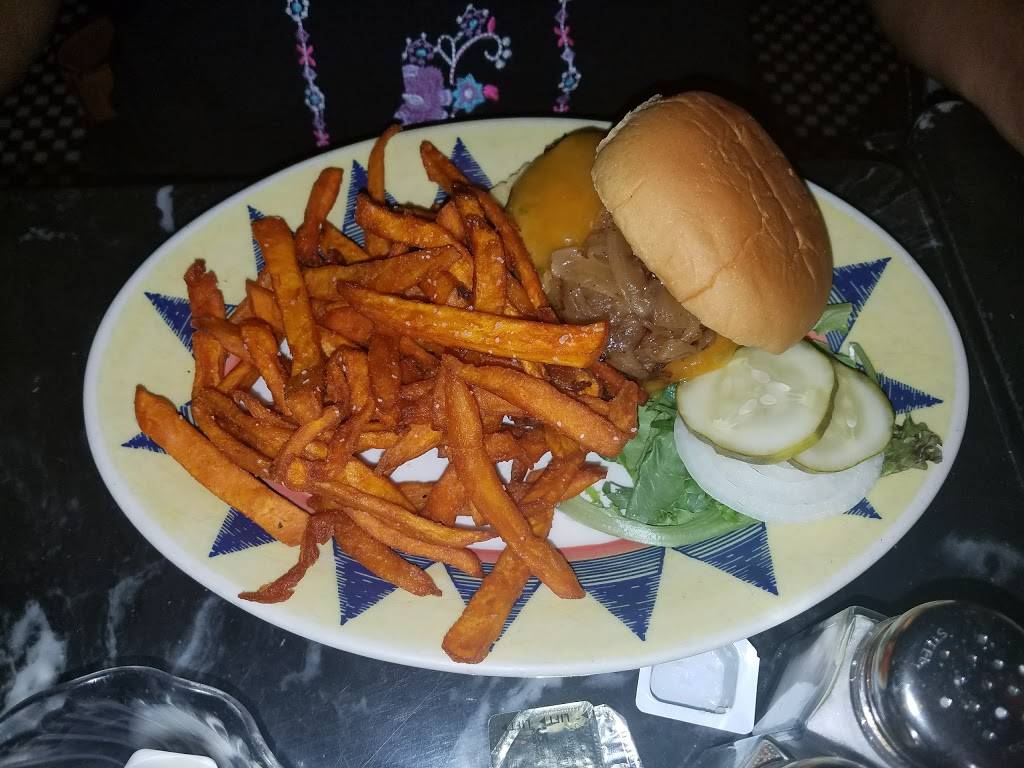 Johnny Macks Bar & Grill | restaurant | 1114 8th Ave, Brooklyn, NY 11215, USA | 7188327961 OR +1 718-832-7961