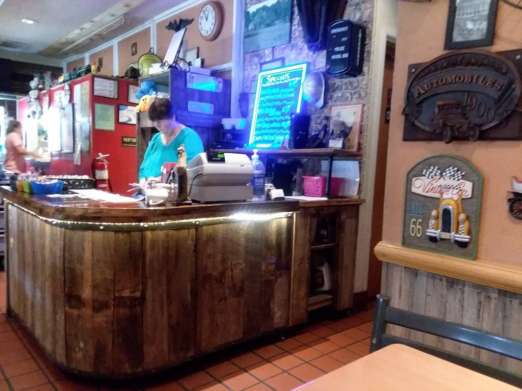 Pierson Family Restaurant | restaurant | 302 S Center St, Pierson, FL 32180, USA | 3867499979 OR +1 386-749-9979