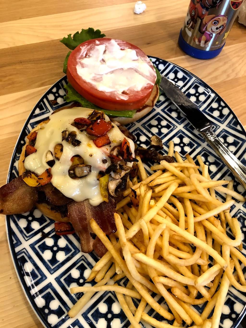 The Meeting Place | restaurant | 3600 Owen Rd, Fenton, MI 48430, USA | 8103548881 OR +1 810-354-8881