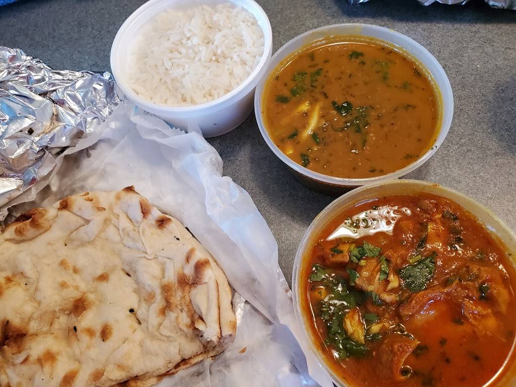 Curry & Cocktails | restaurant | 422 E Main St, Middletown, DE 19709, USA | 3025244308 OR +1 302-524-4308