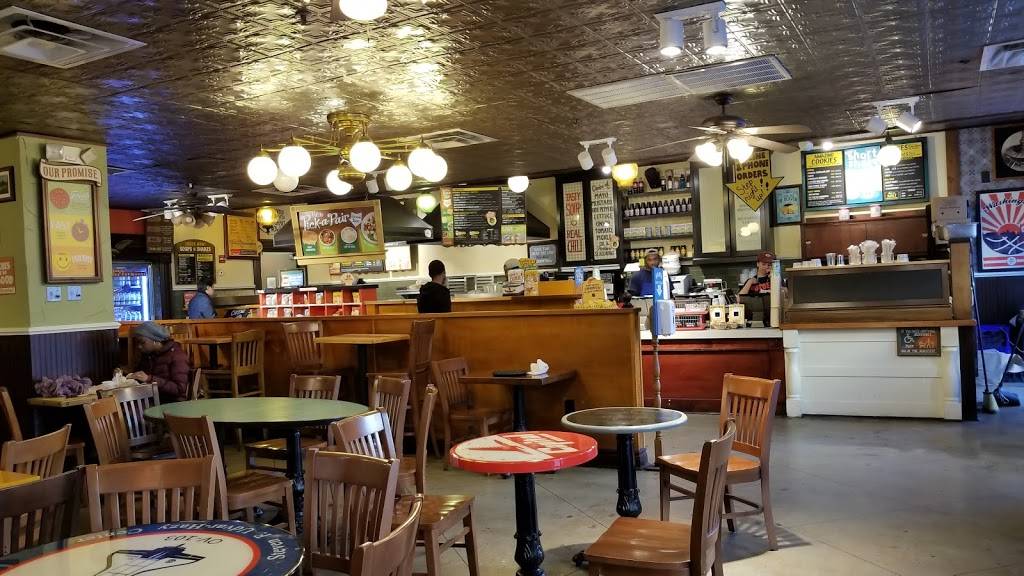 Potbelly Sandwich Shop | restaurant | 409 3rd St SW, Washington, DC 20024, USA | 2028633965 OR +1 202-863-3965