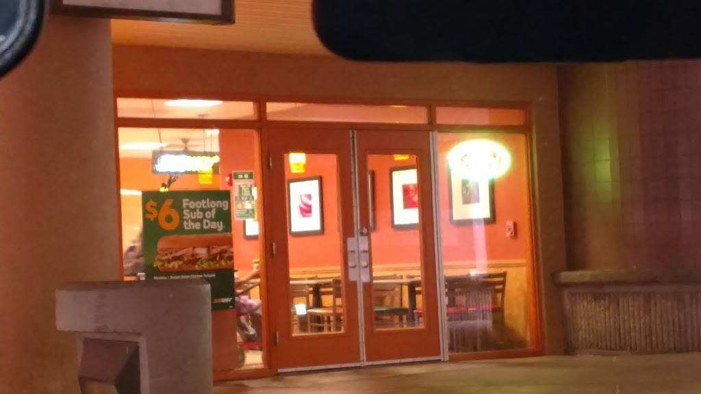 Subway | meal takeaway | 2211 Lomas Blvd NE, Albuquerque, NM 87106, USA | 5052472776 OR +1 505-247-2776