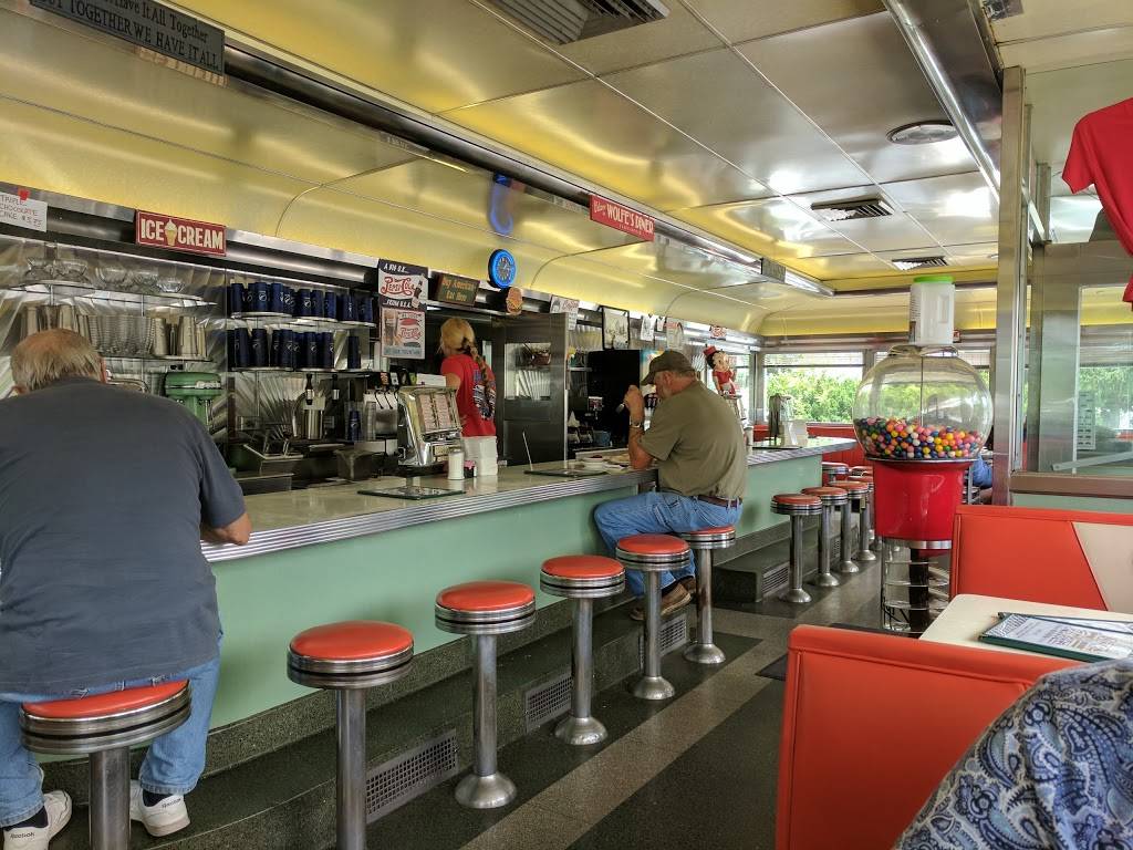 Wolfes Diner | restaurant | 625 N U.S. 15, Dillsburg, PA 17019, USA | 7174322101 OR +1 717-432-2101