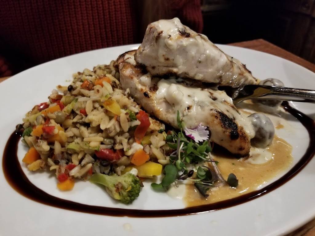 Third and Main Restaurant | restaurant | 223 3rd St, Aurora, IN 47001, USA | 8126559727 OR +1 812-655-9727