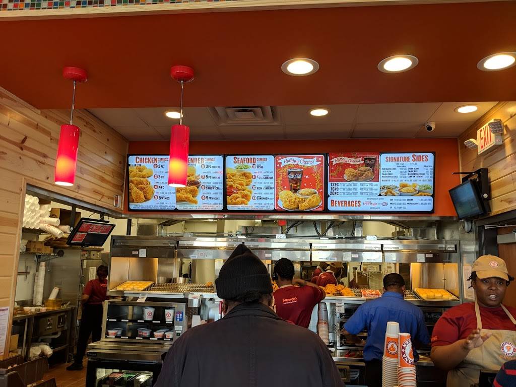 Popeyes Louisiana Kitchen | restaurant | 448 W Main St, Stamford, CT 06902, USA | 2032747381 OR +1 203-274-7381