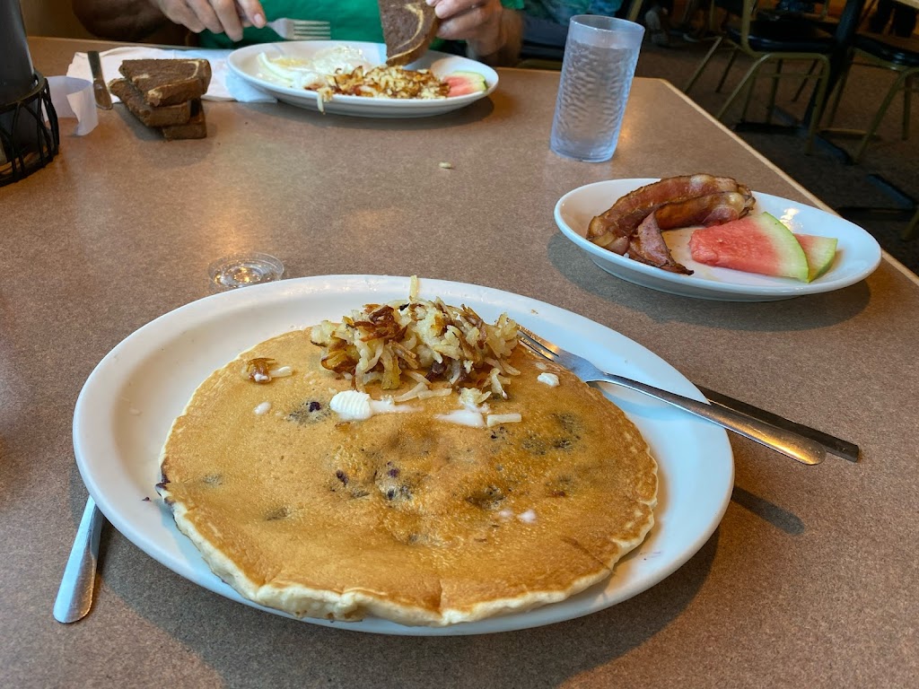 Colalillos Covered Wagon | restaurant | 9049 E County Rd B, Hawthorne, WI 54842, USA | 7153742260 OR +1 715-374-2260