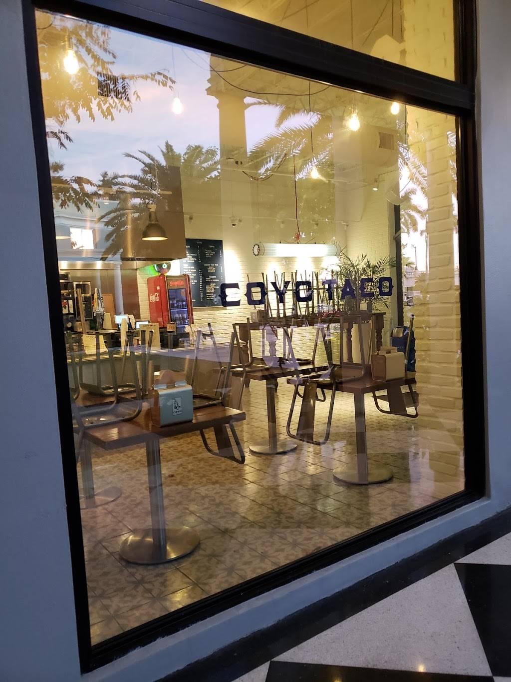 Coyo Taco | restaurant | 337 Royal Poinciana Way, Palm Beach, FL 33480, USA | 5613188616 OR +1 561-318-8616