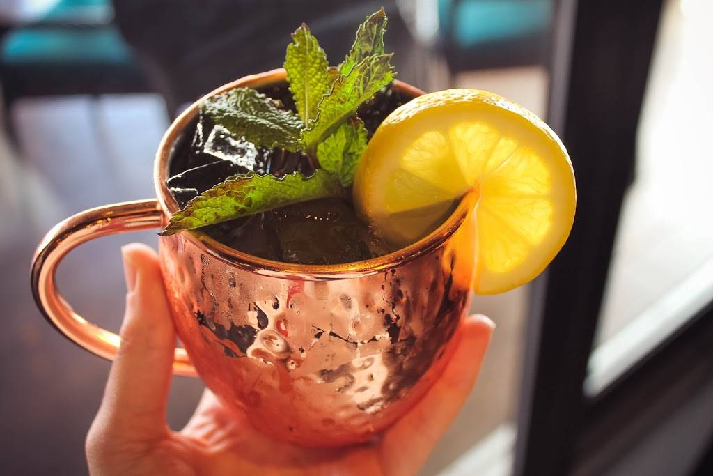 Charcoal Steak House | restaurant | 2980 King St E, Kitchener, ON N2A 1A9, Canada | 5198936570 OR +1 519-893-6570