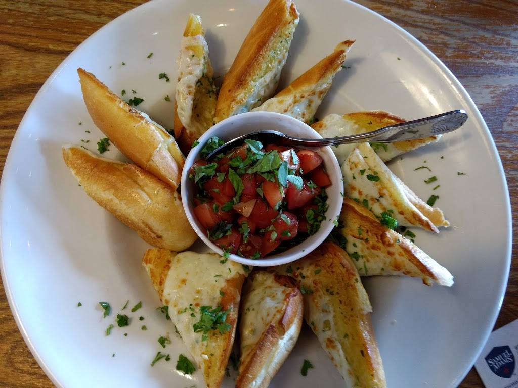 Rock & Brews | restaurant | 7131 Red Bug Lake Rd, Oviedo, FL 32765, USA | 4079564124 OR +1 407-956-4124