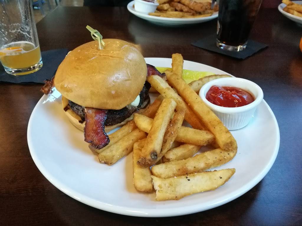 435 Bar & Grille | restaurant | 435 Lancaster St, Leominster, MA 01453, USA | 9787981111 OR +1 978-798-1111