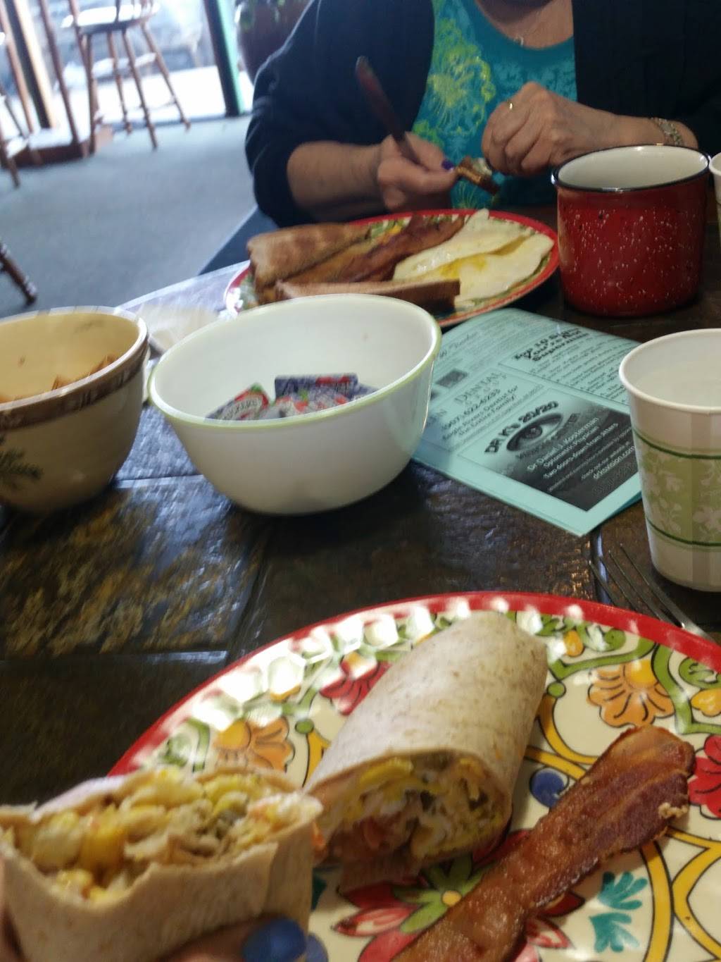 Tinkers Rainforest Deli | restaurant | 12812 Old Glenn Hwy # A-6, Eagle River, AK 99577, USA | 9076943354 OR +1 907-694-3354