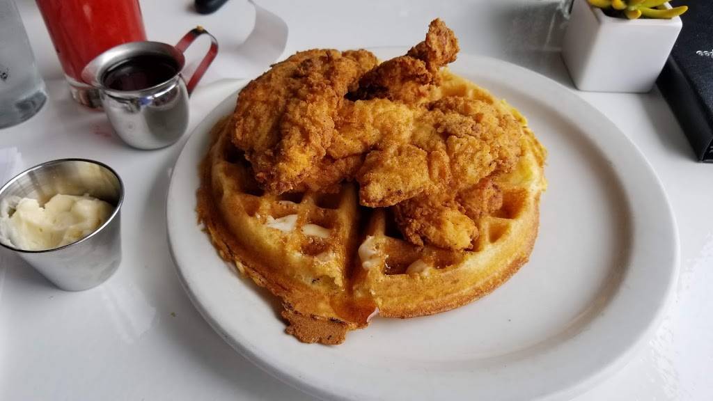 Zisters | restaurant | 13425 Watertown Plank Rd, Elm Grove, WI 53122, USA | 2627943924 OR +1 262-794-3924