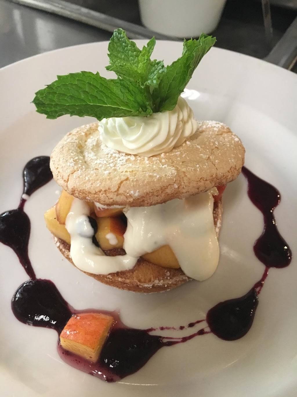 The Sun Tavern | restaurant | 500 Congress St, Duxbury, MA 02332, USA | 7818371027 OR +1 781-837-1027