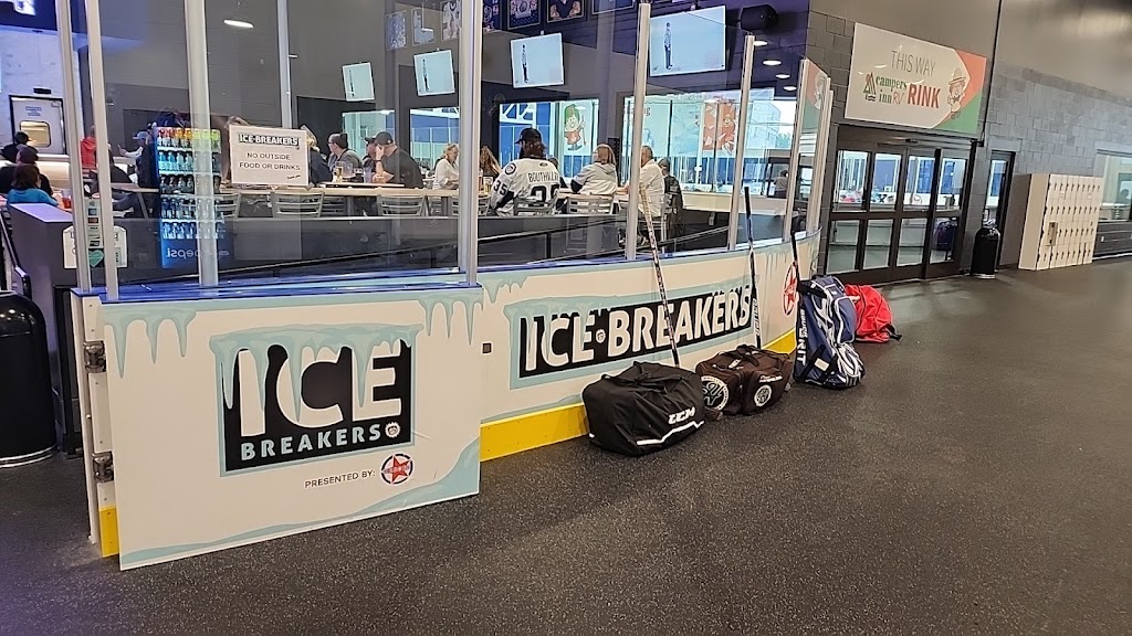 Icebreakers Bar & Grill | restaurant | 3605 Philips Hwy, Jacksonville, FL 32207, USA | 9043993223 OR +1 904-399-3223