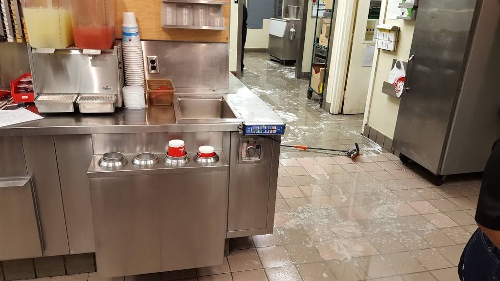 Wendys | restaurant | 5124 Dixie Hwy, Louisville, KY 40216, USA | 5024488203 OR +1 502-448-8203