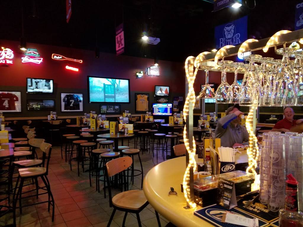 Buffalo Wild Wings | restaurant | 9875 E US Hwy 36, Avon, IN 46123, USA | 3172719464 OR +1 317-271-9464