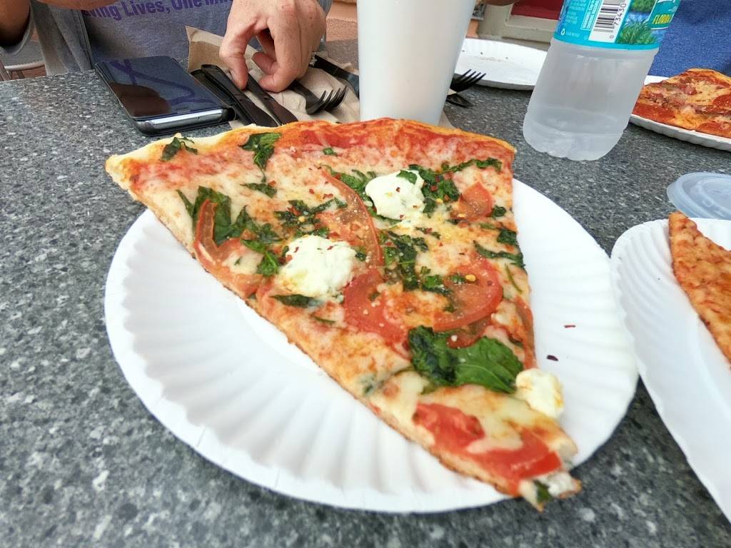 Upper Crust Pizza | meal delivery | 606 Market St # 160, Kissimmee, FL 34747, USA | 4075661221 OR +1 407-566-1221