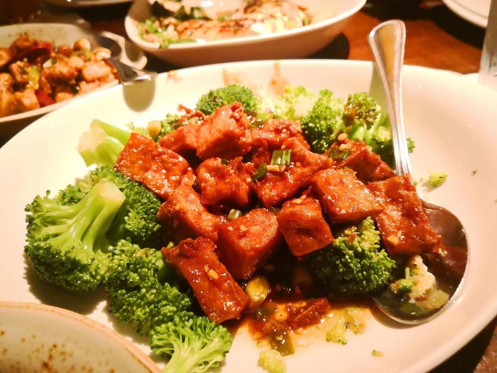 P.F. Changs | restaurant | 5633 Bay St, Emeryville, CA 94608, USA | 5108790990 OR +1 510-879-0990