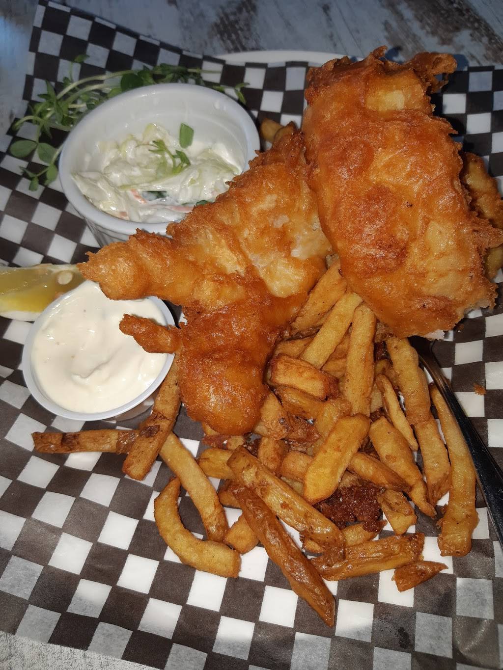 The Cedar House | restaurant | 12 Broadway St W, Paris, ON N3L 2S2, Canada | 5194425555 OR +1 519-442-5555