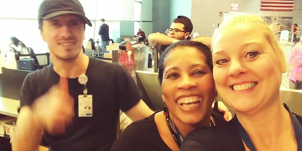 Fresh City | meal takeaway | 1 Harborside Dr, Boston, MA 02128, USA | 6175614700 OR +1 617-561-4700