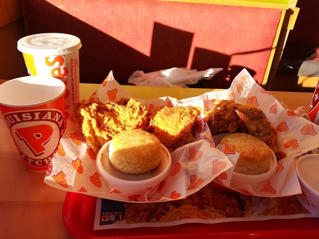 Popeyes Louisiana Kitchen | restaurant | 107 Coggeshall St, New Bedford, MA 02746, USA | 7744252983 OR +1 774-425-2983