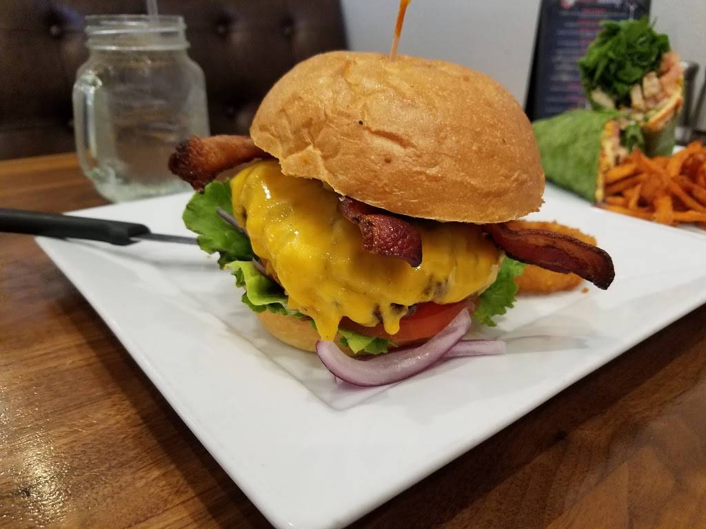 City Grill | restaurant | 2105, 147 E College St, Covina, CA 91723, USA | 6263321237 OR +1 626-332-1237