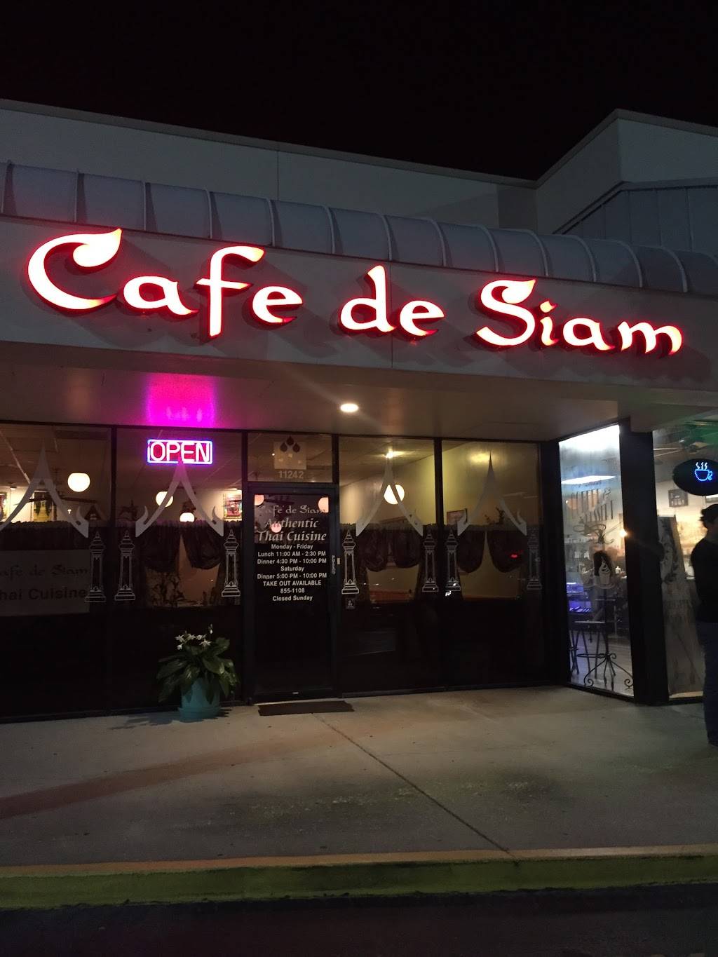 Cafe De Siam | restaurant | 11242 W Hillsborough Ave, Tampa, FL 33635, USA | 8138551108 OR +1 813-855-1108