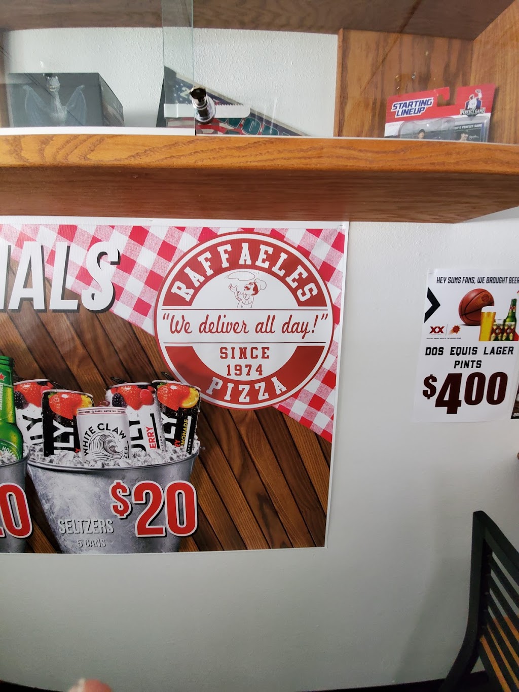 Raffaeles Pizza | restaurant | 5800 W Peoria Ave, Glendale, AZ 85302, USA | 6238787777 OR +1 623-878-7777