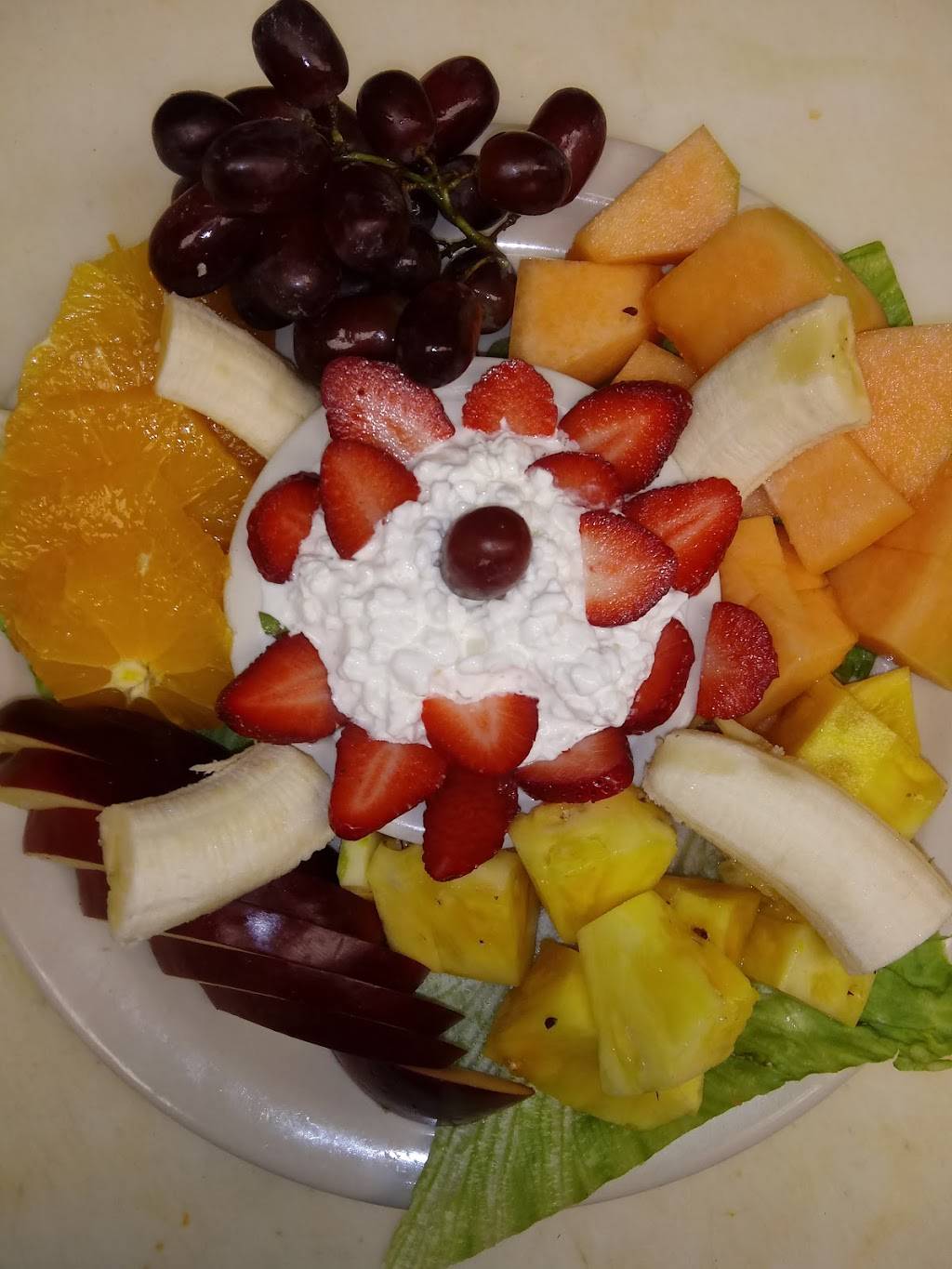 Castlewood Restaurant | restaurant | 2811 Wisconsin St, Sturtevant, WI 53177, USA | 2628869799 OR +1 262-886-9799