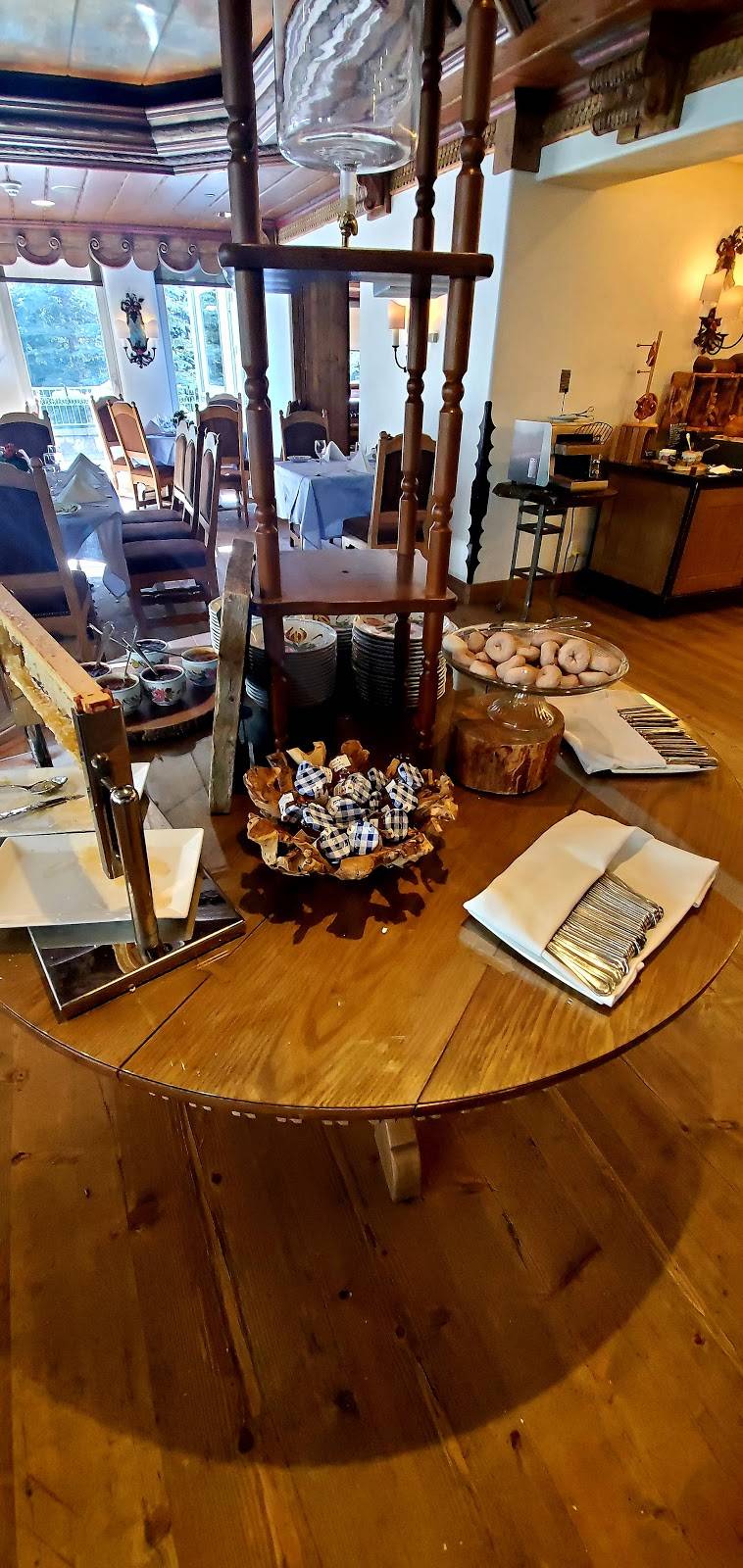 Ludwigs Breakfast | restaurant | 20 Vail Rd, Vail, CO 81657, USA | 9704795461 OR +1 970-479-5461