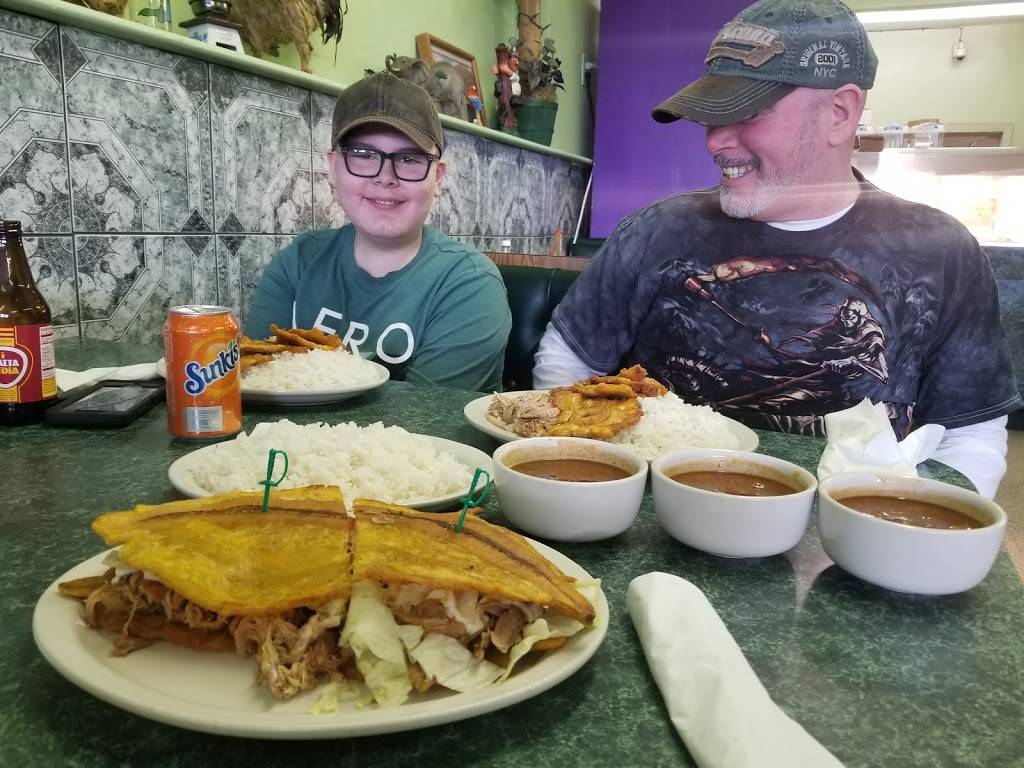 La Borincana | restaurant | 1820 South 13th Street, Milwaukee, WI 53204, USA | 4146720200 OR +1 414-672-0200