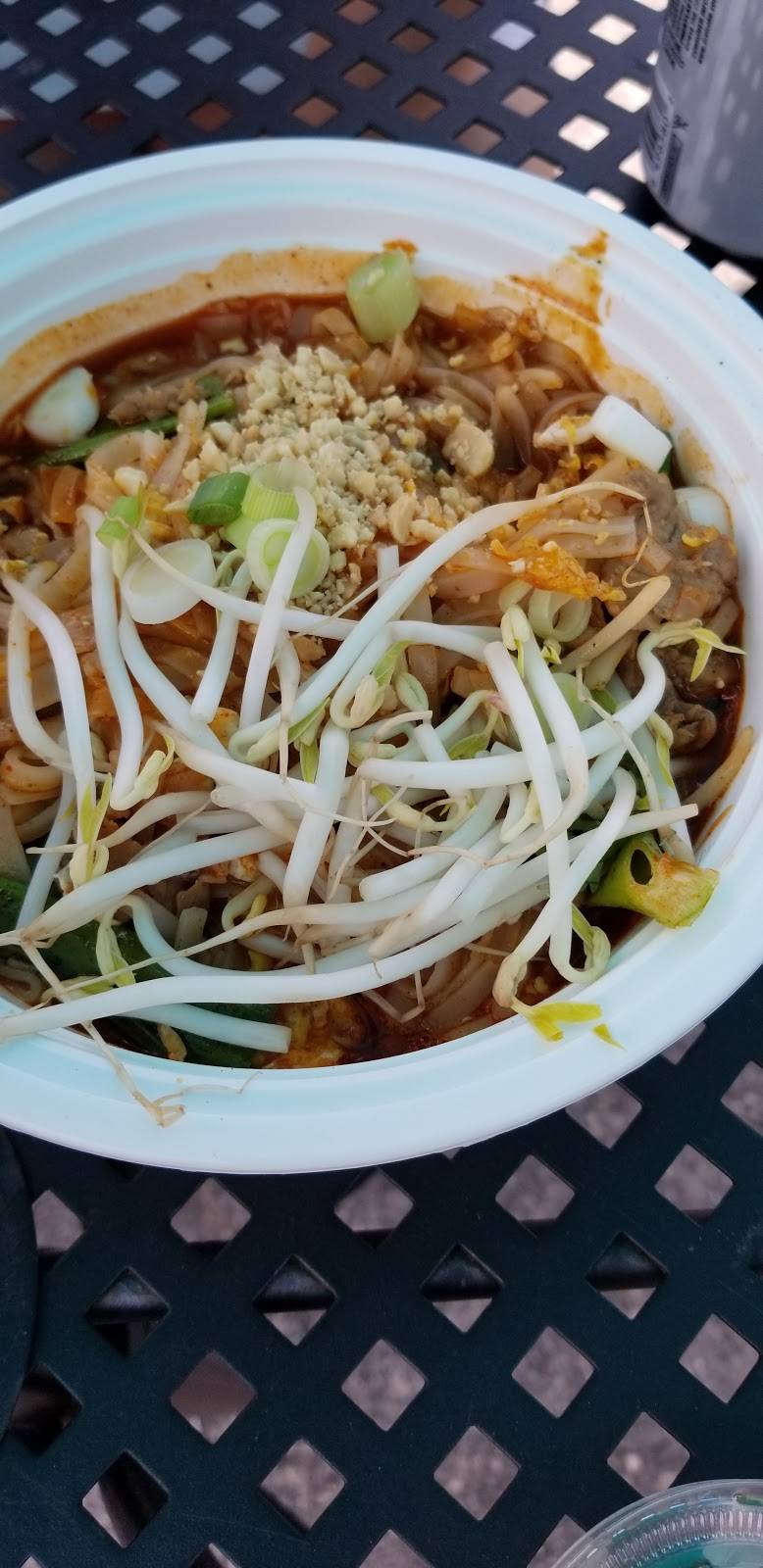 Thai Mama | restaurant | 5421 W Waters Ave, Tampa, FL 33634, USA | 8134473124 OR +1 813-447-3124