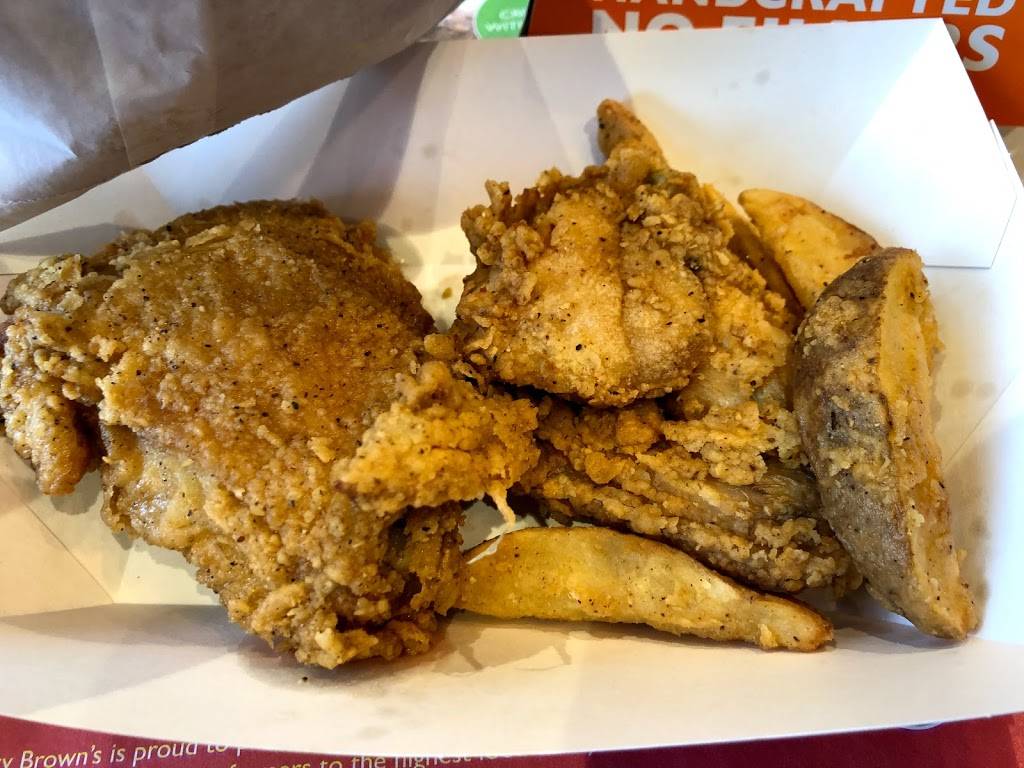 Mary Browns Chicken & Taters | restaurant | 3098 Carling Ave Unit 6B, Nepean, ON K2B 7K2, Canada | 6138280808 OR +1 613-828-0808